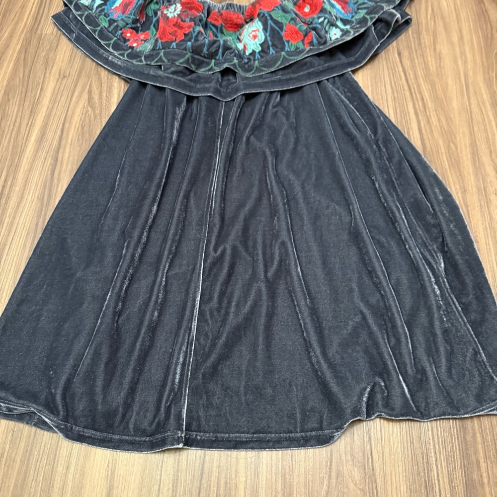 Umgee USA women sz XL Off Shoulder Velvet Dress Embroidered Detail - Picture 7 of 10